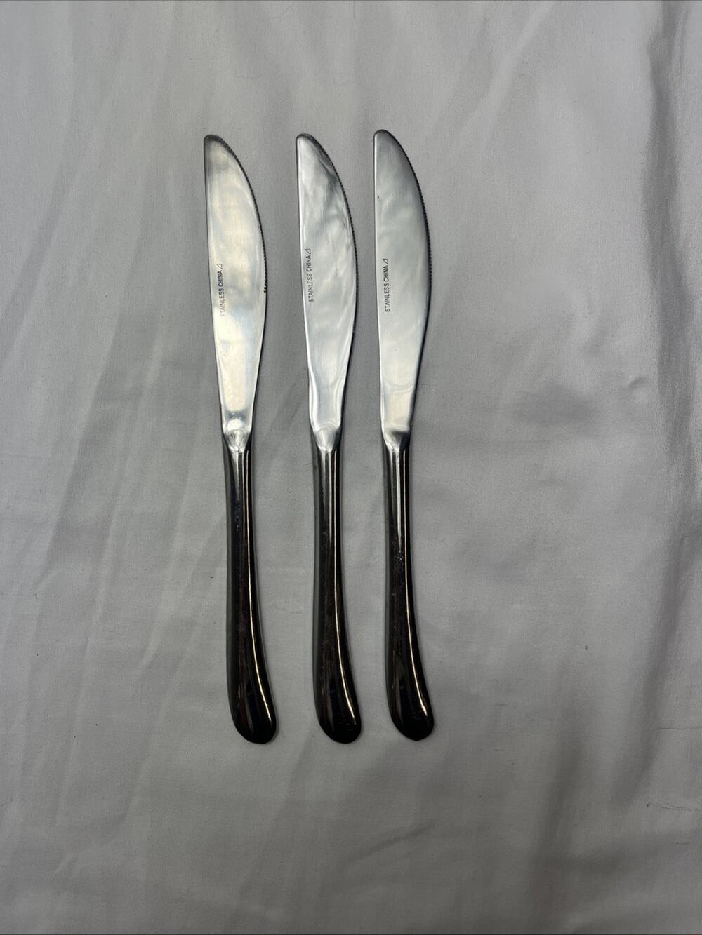 Set Of 3 Stainless Steel Dinner Knife Obtuse Triangle shape logo, unknown brand